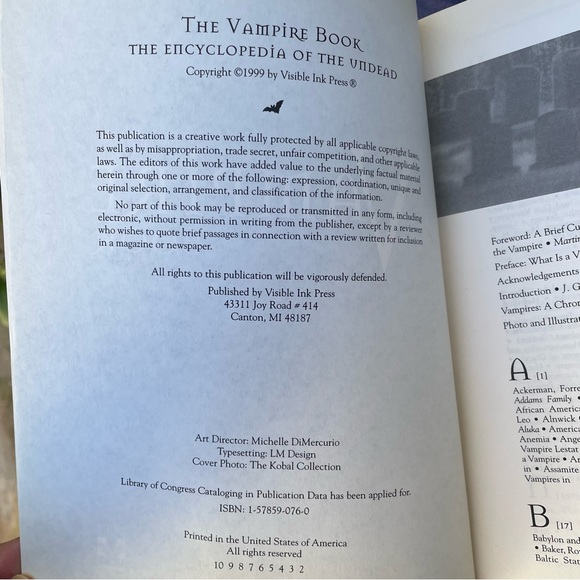 Vampire Encyclopedia Book Melton Halloween - Picture 14 of 14